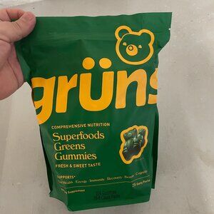 Gruns Adults Super Greens Gummies, NO SUGAR Superfood Gummy Bears 28 Packs
